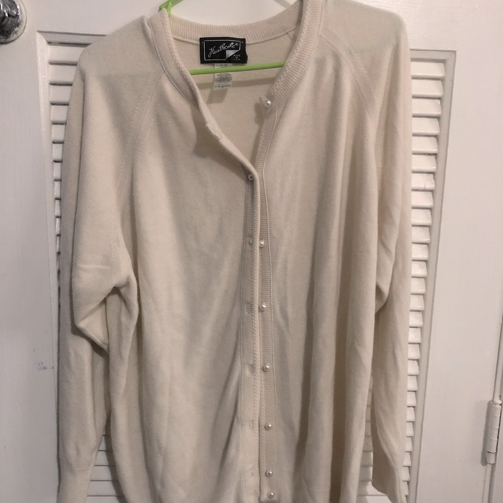 Vintage cream white cardigan